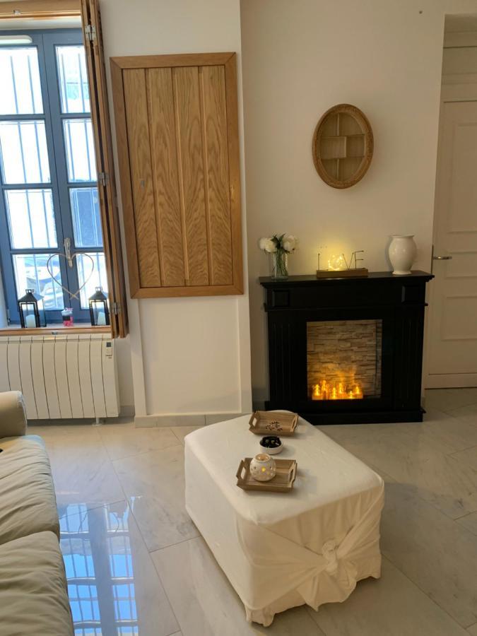 C'Est Une Maison Bleue Carcassonne Bagian luar foto