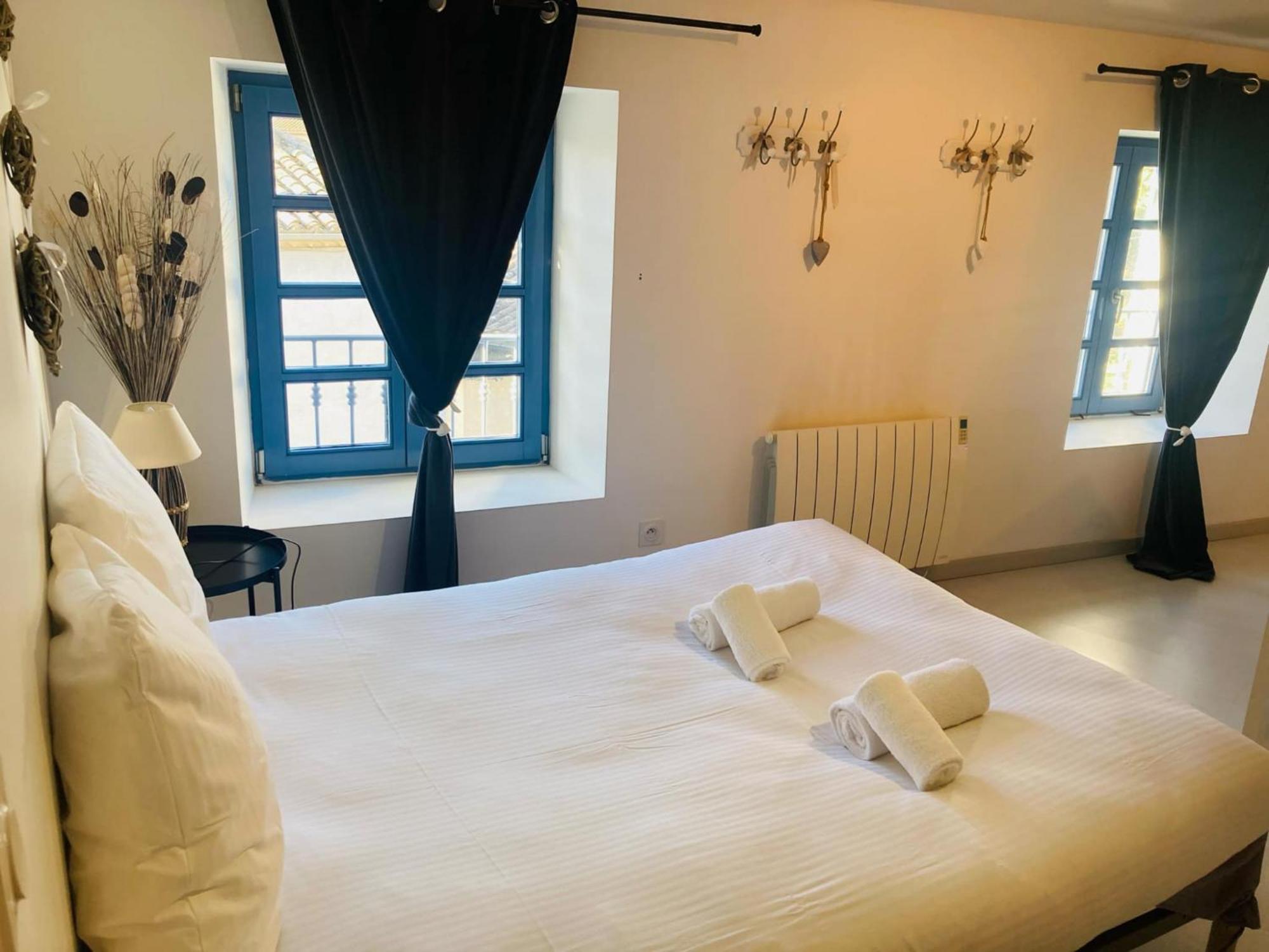 C'Est Une Maison Bleue Carcassonne Bagian luar foto